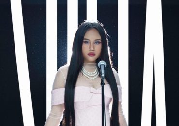 Sofia đẹp ma mị cá tính trong MV mới