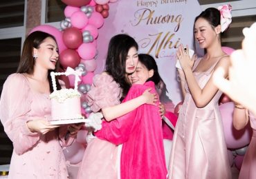 Mừng sinh nhật tuổi 21, Á hậu Phương Nhi bất ngờ bật khóc