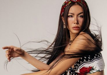 Ngắm Minh Tú gợi cảm với trang phục ‘ready to wear’