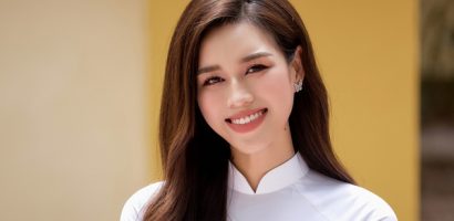 Đỗ Thị Hà khoe nhan sắc trong veo với áo dài trắng