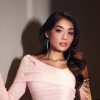 Đại sứ Thảo Nhi Lê cùng BCNV trao giải cuộc thi về áo vú