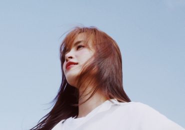 Đông Nhi đưa khán giả du hành ngược thời gian, sống lại thời tuổi trẻ qua MV mới