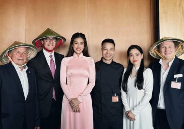 Hoa hậu Thiên Ân cùng ‘ba mẹ nuôi’ mang văn hóa Việt Nam đến nước Đức