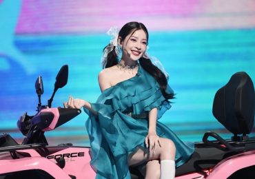 Chi Pu ‘đốn tim’ khán giả khi ‘mang cả mùa hè’ náo nhiệt lên sân khấu