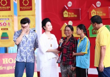 Ưng Hoàng Phúc bật khóc trước hoàn cảnh của em nhỏ mồ côi