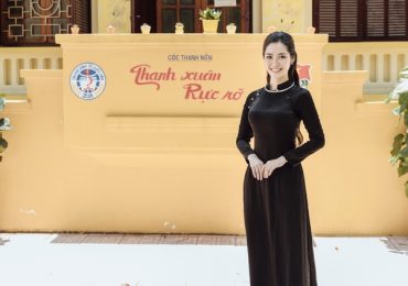 Nông Thúy Hằng tốt nghiệp loại Giỏi trường Đại học Kinh tế Quốc dân
