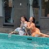 Tuyết Mai, Thu Trang gây sốc với hình ảnh đồng tính nữ trong MV mới