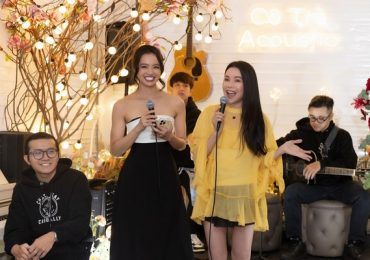 Trà Ngọc Hằng mở phòng trà acoustic tại nhà