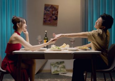 ‘Nữ hoàng quảng cáo’ Gen Z Trâm Ngô và TikToker Nguyễn Kim Cương gây bão cộng đồng mạng