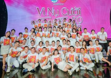 Gần 1 tỷ đồng từ đêm nghệ thuật ‘Vì nụ cười trẻ thơ 2023’ trao cho trẻ em nghèo Ninh Thuận