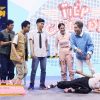 Nguyên Thảo bị đẩy ngã sõng soài trên sân khấu