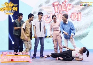 Nguyên Thảo bị đẩy ngã sõng soài trên sân khấu