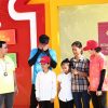MC Tuấn Tú ôm mặt khóc nức nở khi nghe em nhỏ mồ côi ước mẹ ruột sống lại chơi với mình