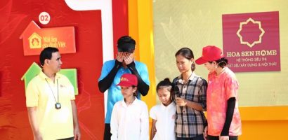 MC Tuấn Tú ôm mặt khóc nức nở khi nghe em nhỏ mồ côi ước mẹ ruột sống lại chơi với mình