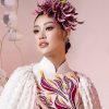 Hoa hậu Khánh Vân thướt tha với áo dài lấy cảm hứng từ cây cỏ