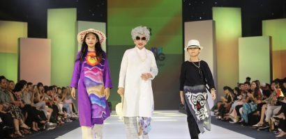 Nghệ nhân hát ru năm thứ tiếng diễn kết BST áo dài cùng mẫu nhí