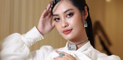 Hoa hậu Nông Thúy Hằng diện trang sức 5 tỷ đồng dự sự kiện