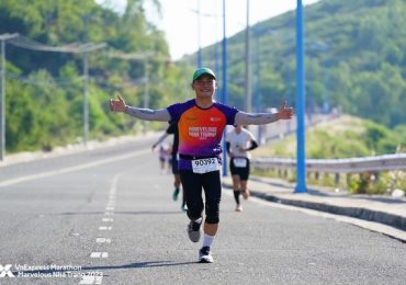 Chủ tịch ‘Miss Golf Vietnam’ về đích ấn tượng 42km VnExpress Marathon Nha Trang
