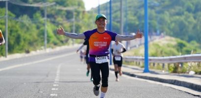 Chủ tịch ‘Miss Golf Vietnam’ về đích ấn tượng 42km VnExpress Marathon Nha Trang