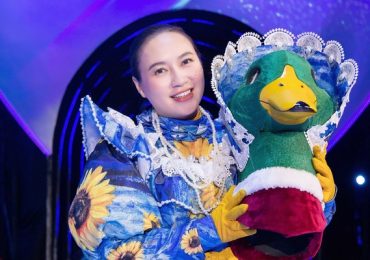 The Masked Singer Vietnam: Madame Vịt lộ diện là nữ ca sĩ Khánh Linh