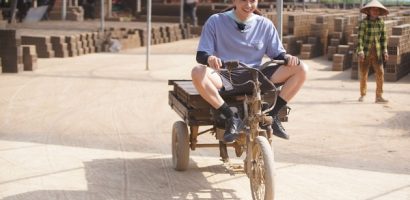 Ngô Kiến Huy ‘lạc lối’ khi điều khiển xe chở gạch 