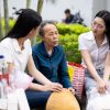 Thí sinh MGVN 2023 dành một ngày đặc biệt cho những phụ nữ bán hàng rong