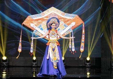 Thí sinh Miss Grand Vietnam 2023 diễn trang phục dân tộc lấy cảm hứng từ nghệ thuật Pháp lam Huế