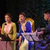 Dương Hoàng Yến tái hiện bài hát ‘Chiếc khăn piêu’ trong ‘La cà hát ca’