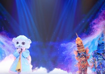 The Masked Singer Vietnam: Cừu Bông – Cá Ngựa Đôi ngân vang đầy khắc khoải và da diết
