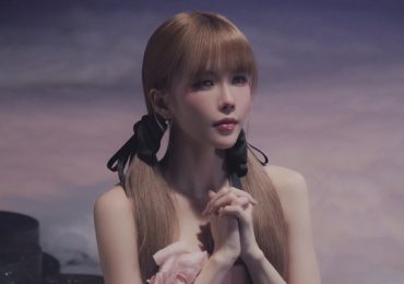 Thiều Bảo Trâm khoe vóc dáng yêu kiều trong MV mới