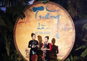 Thúy Diễm – Vân Trang cùng nhau góp mặt show thời trang của ‘đàn anh’ Đinh Văn Thơ