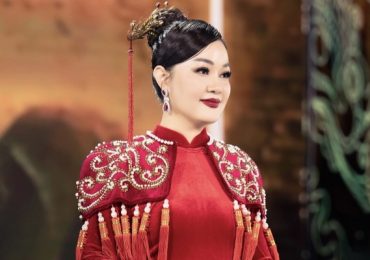 ‘Bà trùm vương miện’ Thanh Nga khoe nhan sắc ngày càng lên hương