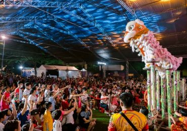 Màn rước đèn, phá cổ đêm hội trăng rằm ấn tượng với sự tham gia của hơn 1200 em nhỏ và phụ huynh
