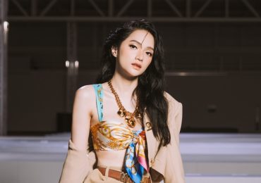 Hương Giang tham dự show diễn của nhà mốt Moschino tại Milan Fashion Week
