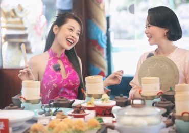 Chi Pu cùng Cung Lâm Na khiến khán giả ‘cười ngất’