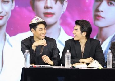 Mỹ nam thông thạo 4 thứ tiếng Patrick nói tiếng Việt, rạng rỡ ký tặng fans