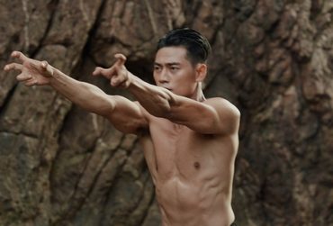 Bộ ba Isaac – Rocker Nguyễn – Lợi Trần đọ độ đẹp trai ở trailer ‘Giao lộ 8675’