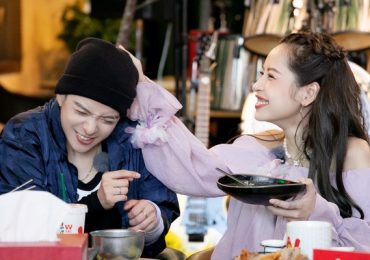 Chi Pu và Amber ‘tranh nhau’ ăn cơm, từ khóa liền lên hot search Weibo