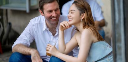 Loạt ảnh Lan Phương ‘lọt thỏm’ bên chồng khi dạo phố Hà Nội