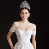 Hoa hậu Tiểu Vy ra mắt bộ ảnh mừng kỷ niệm 5 năm đăng quang