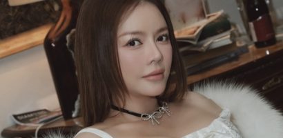 Nhã Kỳ tạo dáng bên trang sức kim cương hàng tỷ đồng