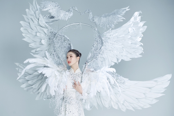 Trang phục văn hóa dân tộc chính thức của Phương Nhi tại Miss International 2023