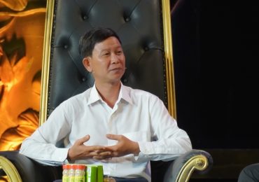 Câu chuyện khởi nghiệp thành công của anh nông dân gắn bó với thịt dế