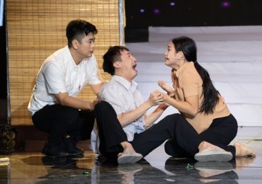 Lâm Nguyễn ôm Trà Ngọc khóc nức nở vì bị hành hạ ở nơi đất khách quê người 