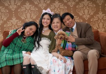 Suni Hạ Linh lần đầu khoe mẹ và chị gái trong dịp 20/10 