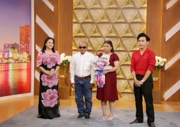 Thuận vợ thuận chồng: Chàng trai khiếm thị cưới được vợ hiền nhờ lấy lòng mẹ vợ