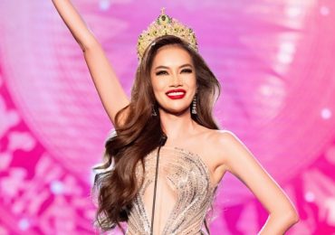 Lê Hoàng Phương đã tìm lại màu son đỏ, xuất hiện cực ấn tượng tại chương trình Xin chào Việt Nam 