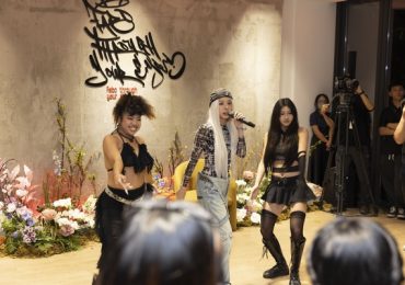 Mai Âm Nhạc, Việt Max, Trương Mỹ Nhân, Vân Trang đến chúc mừng triển lãm đầu tay của ‘ông trùm sneaker’ Fabo Nguyễn