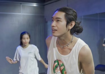 Quang Đăng hướng dẫn Hồng Nhung đu vòng ở ‘Chị đẹp đạp gió rẽ sóng’