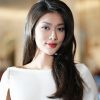 Thiên Ân khoe bờ lưng hút mắt, eo nhỏ ngỡ ngàng trên thảm đỏ quốc tế